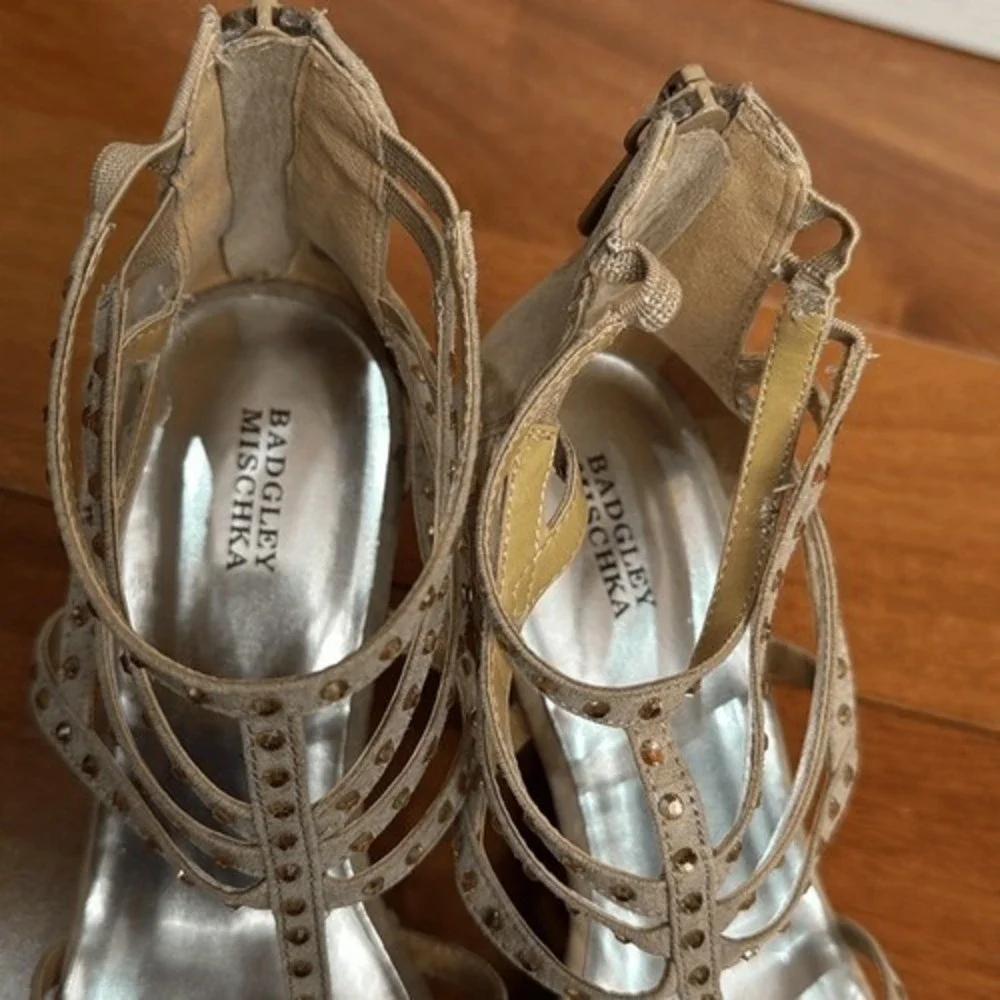 Badgley Mischka Wedge Sandals Womens Tan‎ Suede Rhinestone Strappy Cage 5M